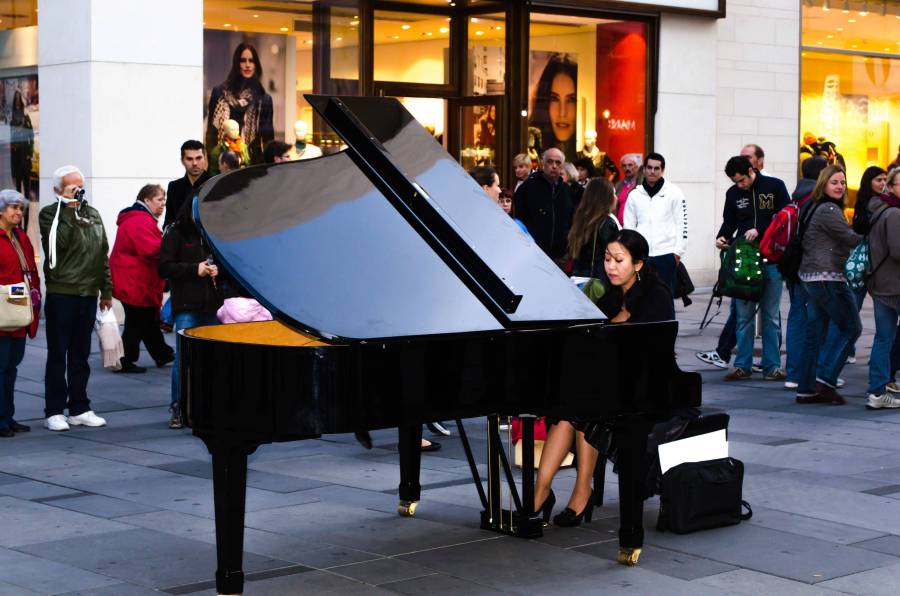 Vienna Street Pianist